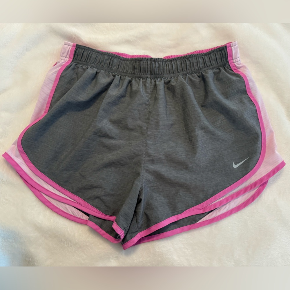 Nike Dri-Fit gray/pink shorts sz Large